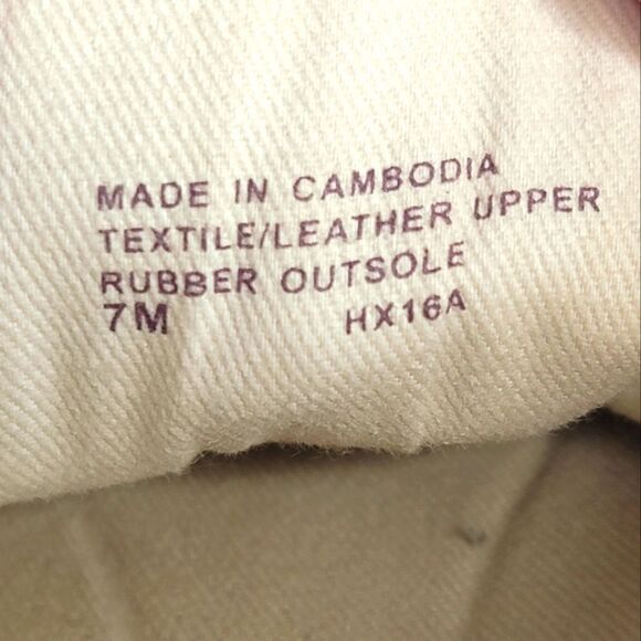 Michael Kors Monogram Jacquard Signature Sneakers - Picture 12 of 12